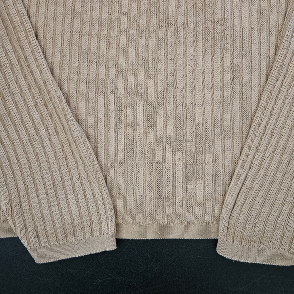 Vintage - Silk "Out of the Blue" Tan Knit Turtleneck - Size M - Picture 2 of 6